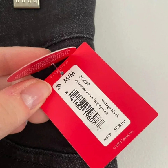 Spanx Distressed Denim Leggings in Vintage Black Size Medium - Picture 5 of 7